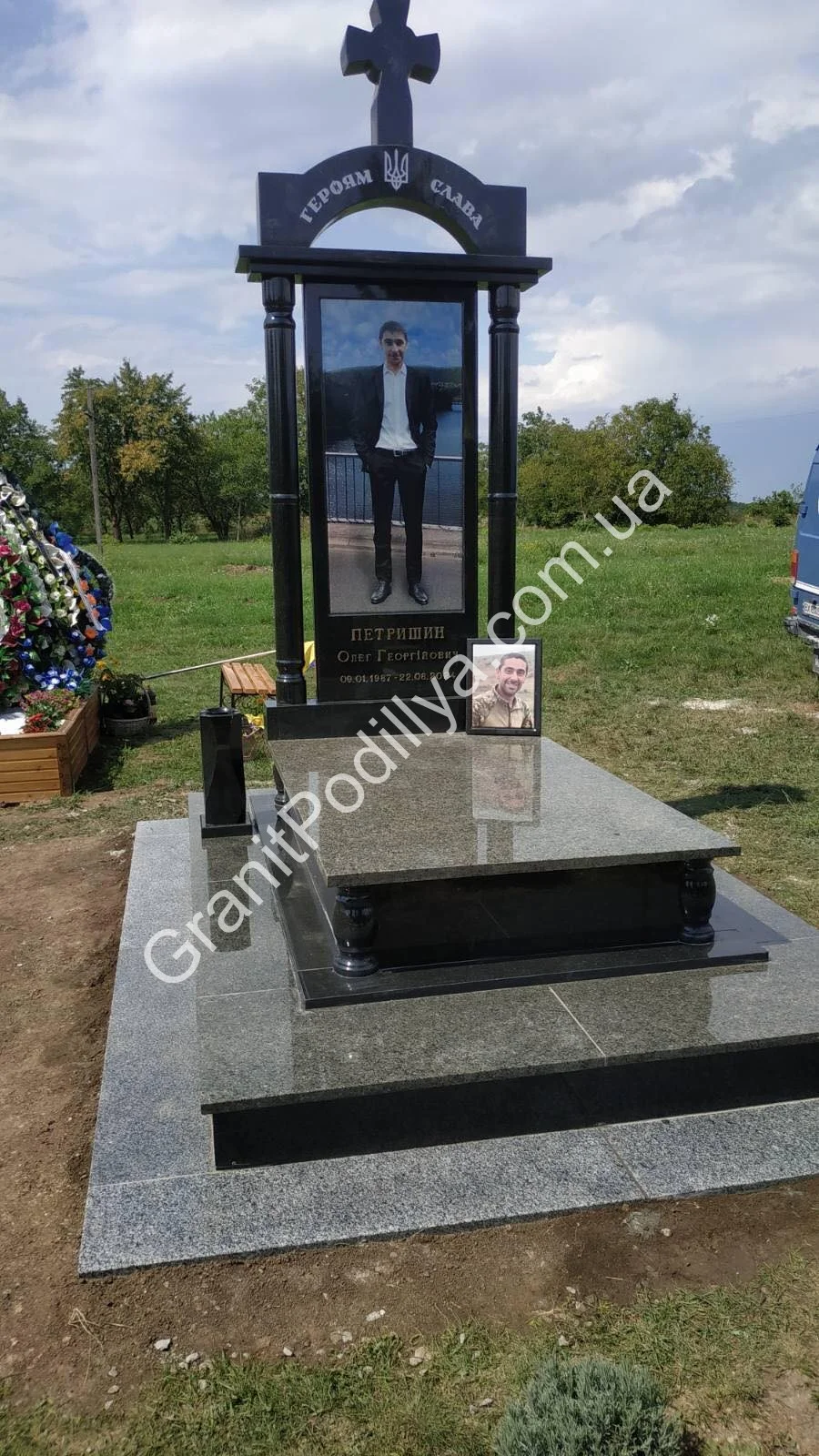 Одинарний пам'ятник з граніту - Кам'янець-Подільський | GranitPodillya